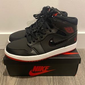 Air Jordan 1 mid bred
